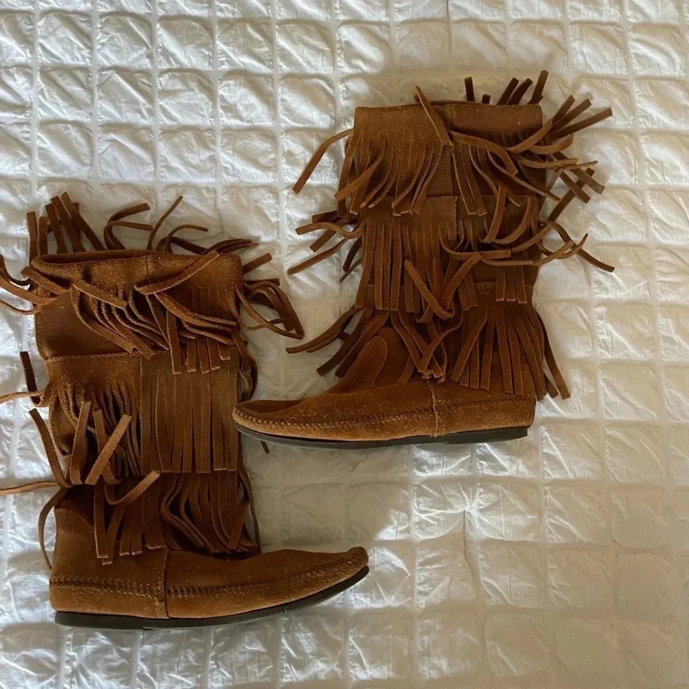 Minnetonka fringe boots